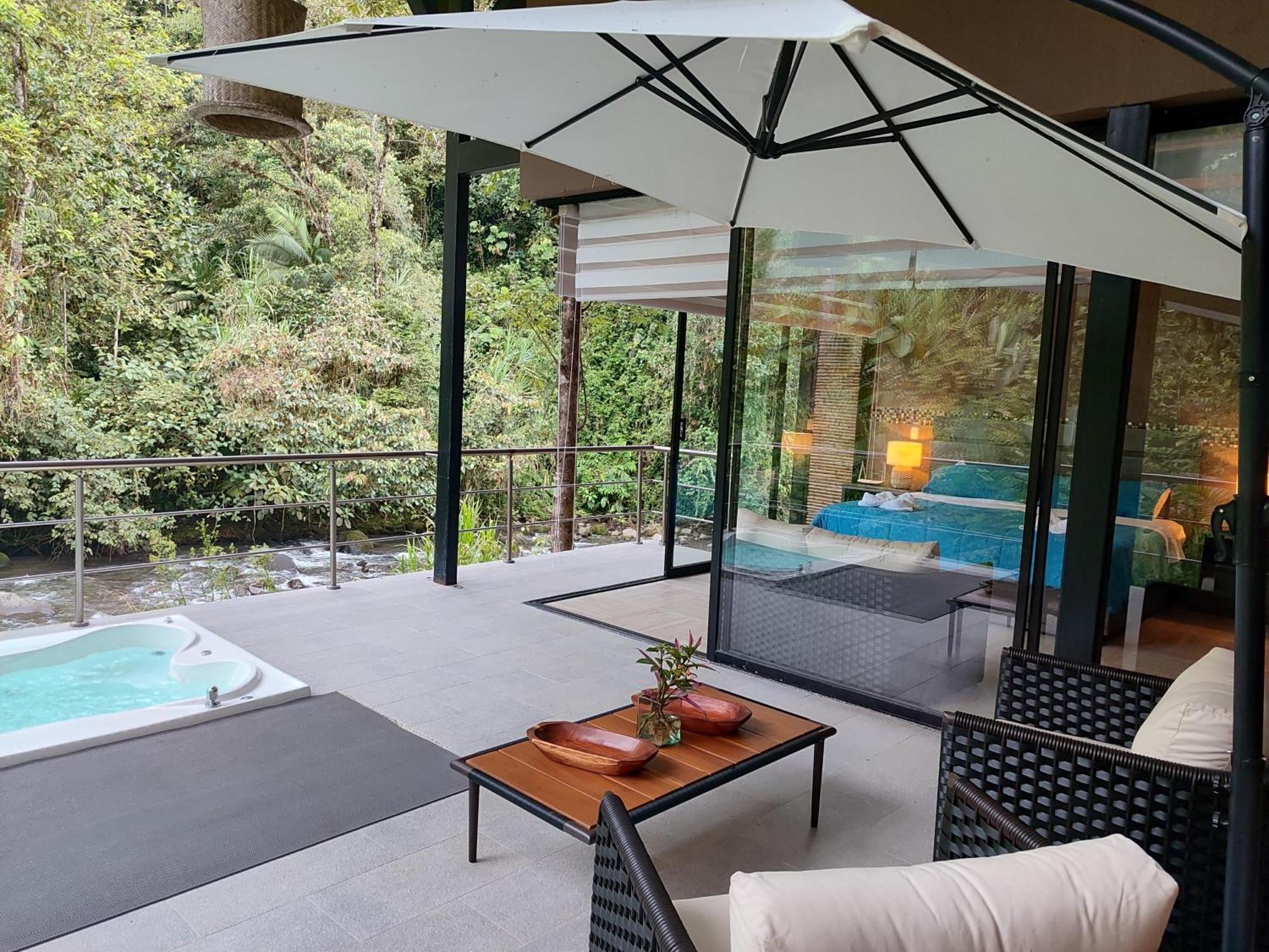 Mindo Garden Lodge And Wildlife Reserve ภายนอก รูปภาพ
