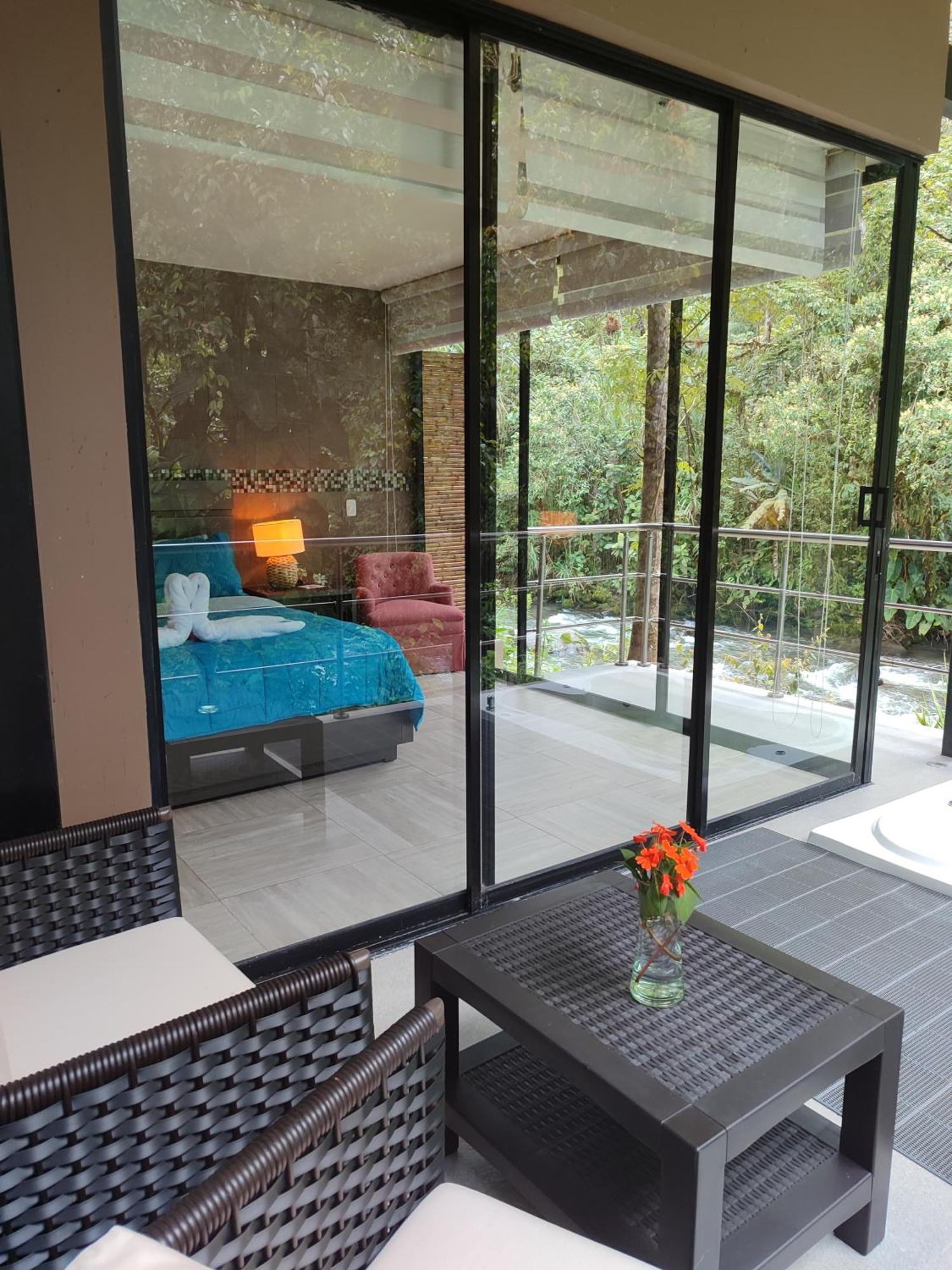 Mindo Garden Lodge And Wildlife Reserve ภายนอก รูปภาพ
